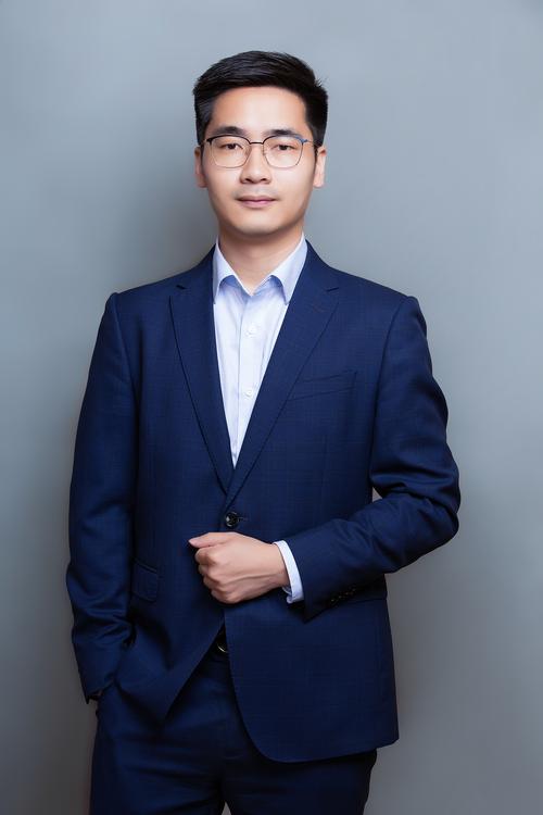 何繁茁 创意策略总监